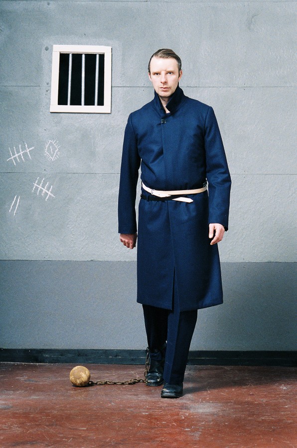 Frank Leder Autumn / Winter 2005 / 06 Break that vicious circle