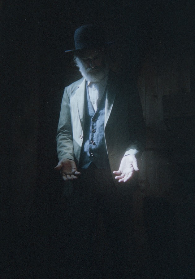 SS16_Wurzel_0003_SS16_Frank_Leder_Wurzel_06